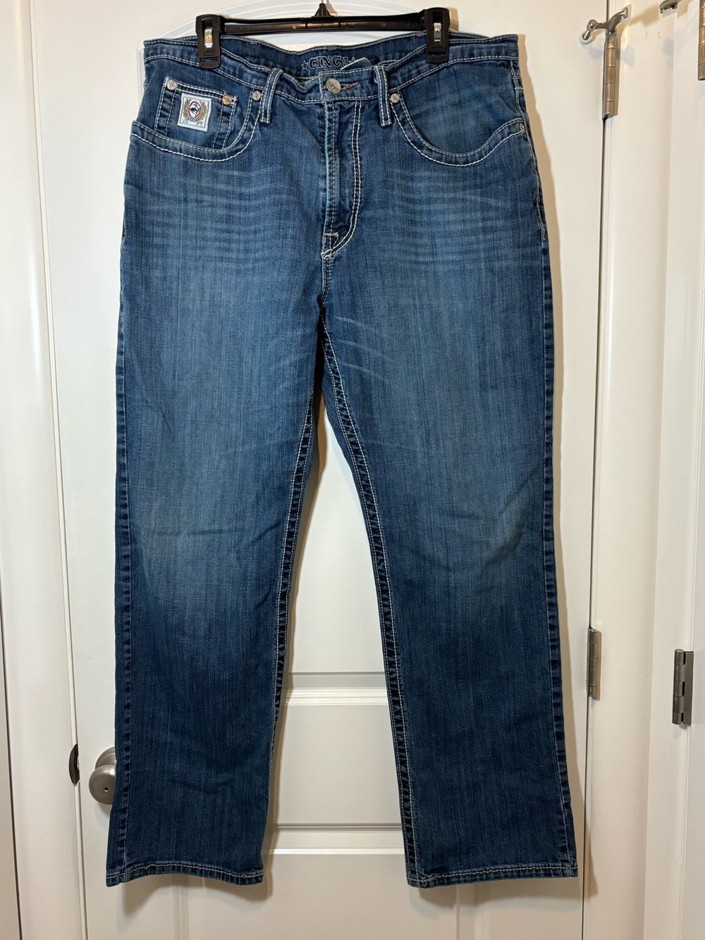 Cinch Men’s Straight Jeans in Medium Blue Wash